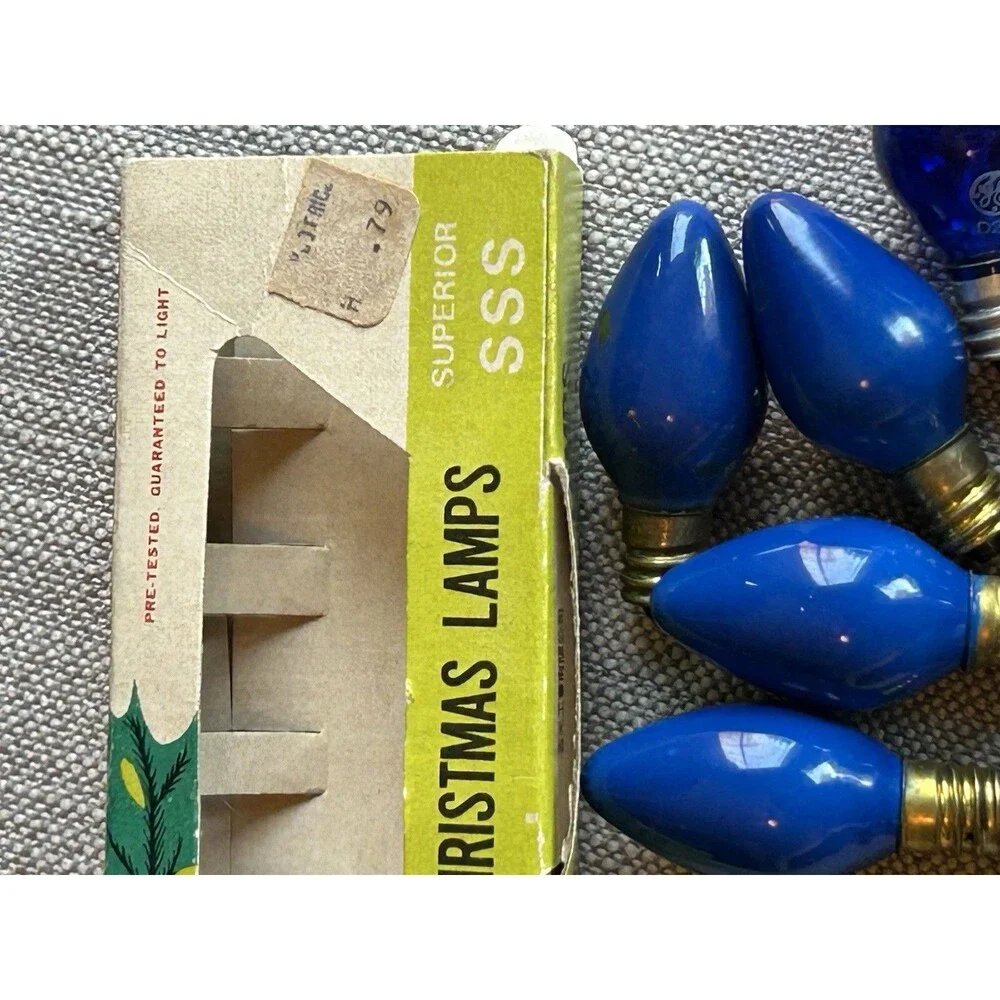 Vintage Holiday / Christmas String Lights w/ 8 additional blue replacement blubs
